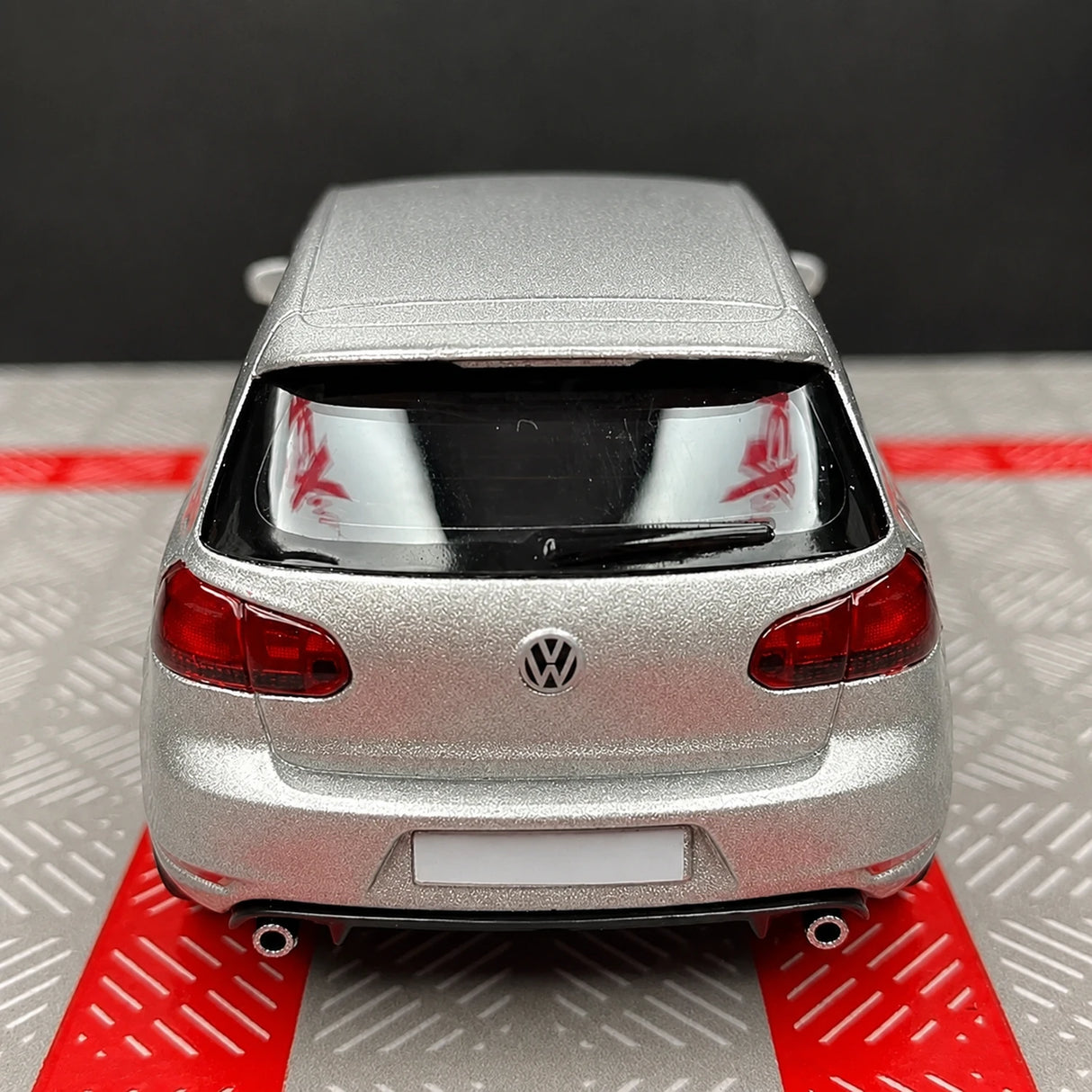 Volkswagen 2010 Golf GTI Silver 1:36 – Diecast Display Model Die-Cast