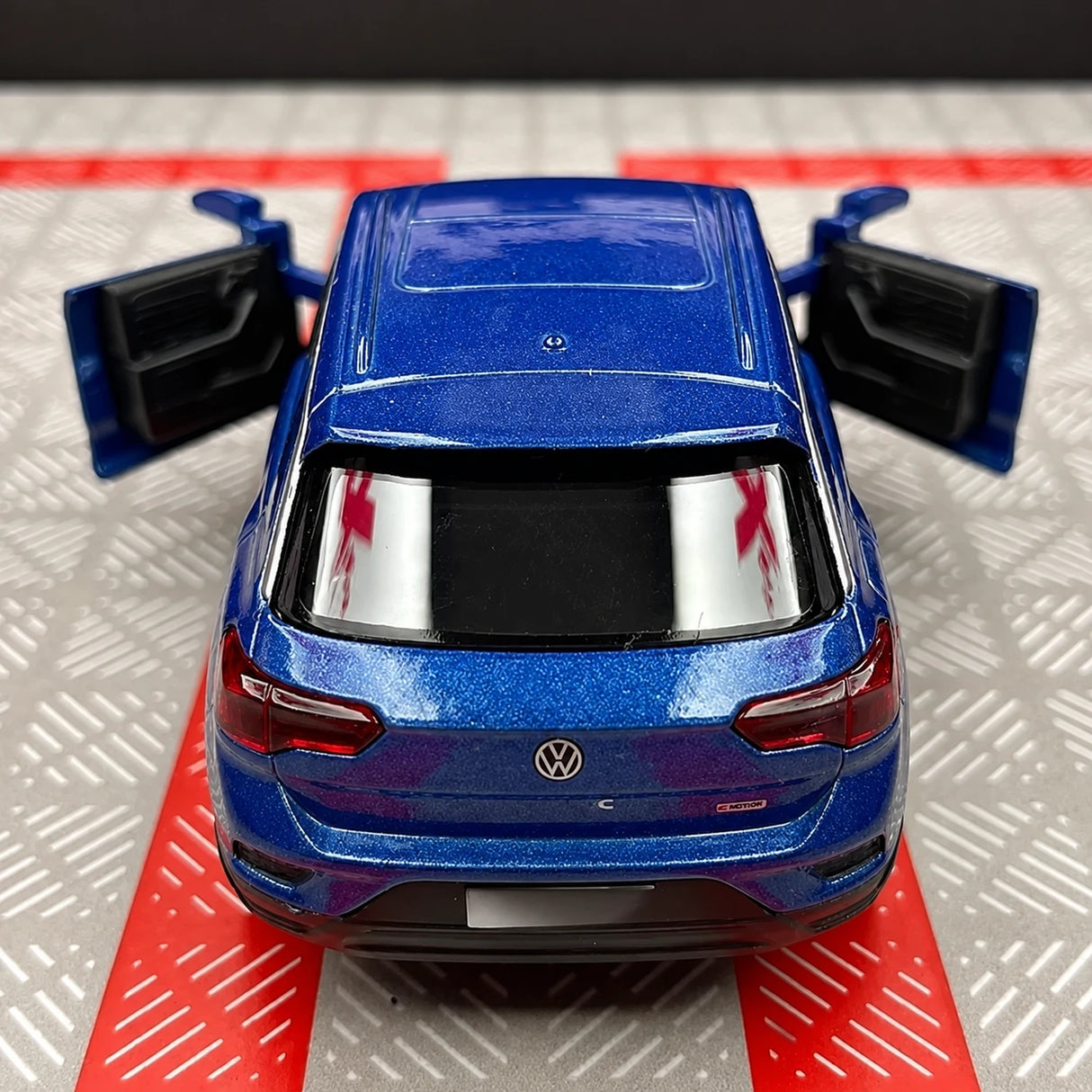 Volkswagen 2020 T-Roc Blue 1:36 – Diecast Display Model Die-Cast