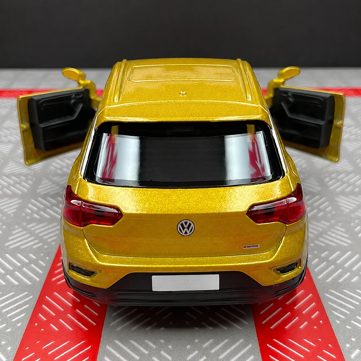 Volkswagen 2020 T-Roc Gold 1:36 – Diecast Display Model Die-Cast