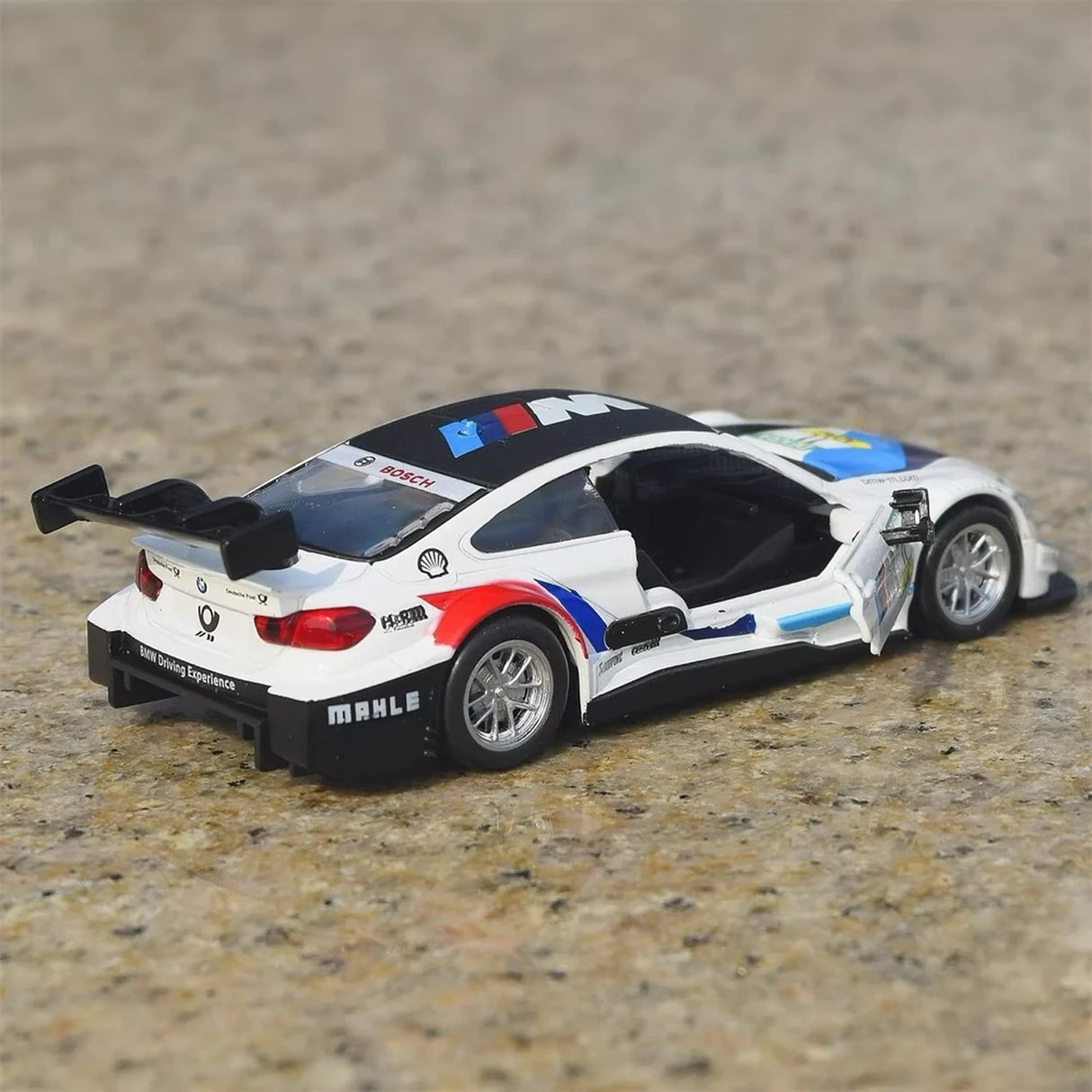 BMW 2014 F82 M4 DTM #11 1:44 modelo de exposição em fundição - vista 6