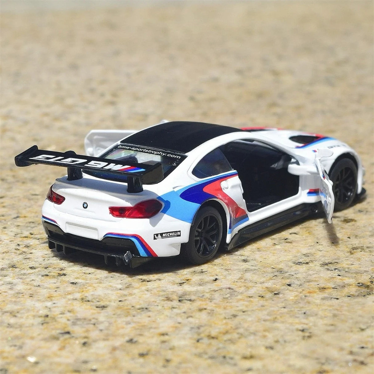 BMW 2016 F13 M6 GT3 #1 1:44 model wyświetlacza odlewanego – widok 7