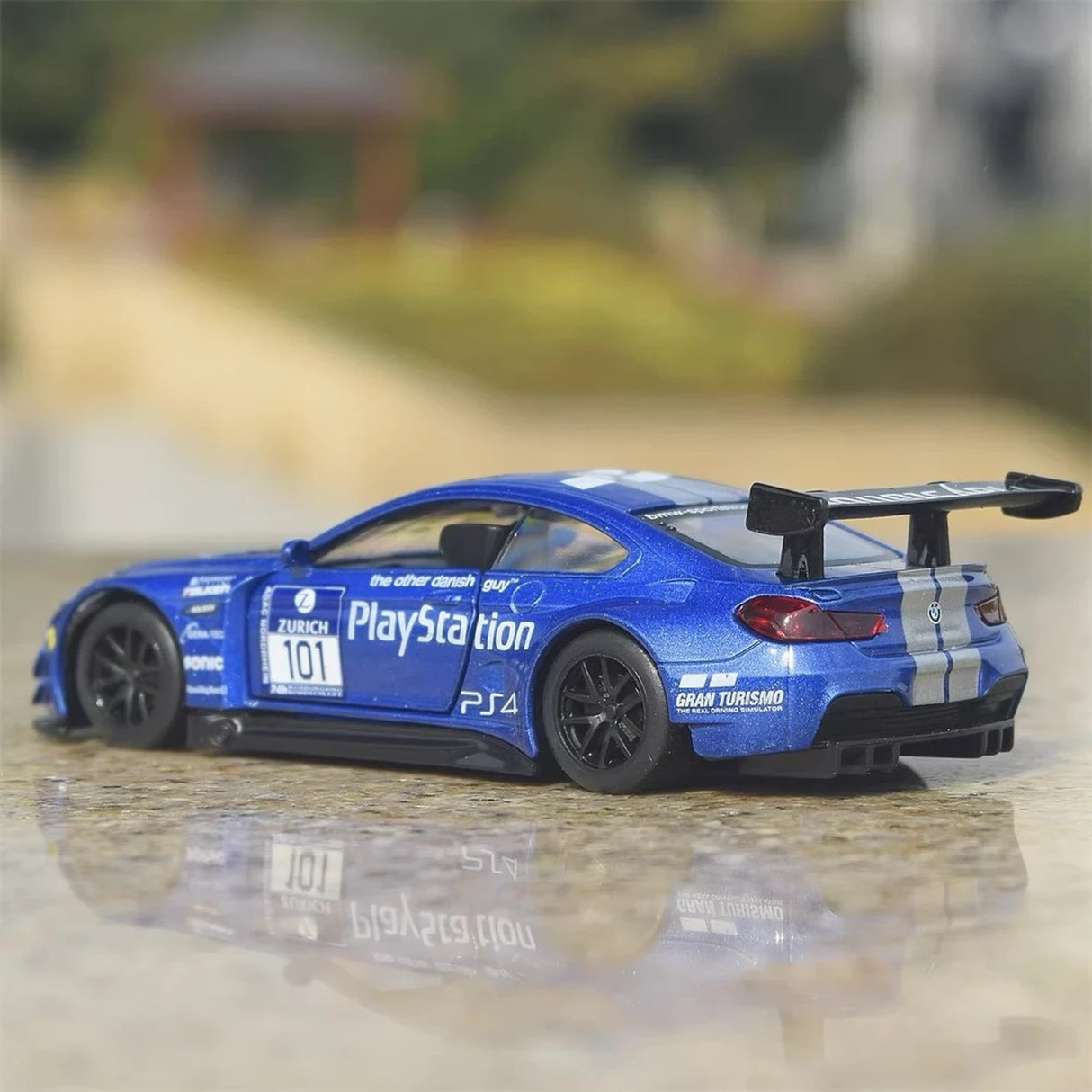 BMW 2017 M6 GT3 Nürburgring #101 1:44 modelo de exposição em metal fundido - vista 3