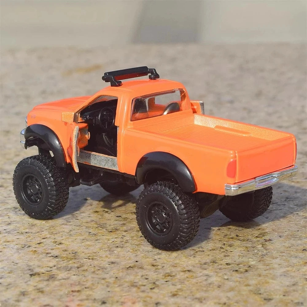 Ford 2011 F-350 Orange 1:46 – Model z odlewem odlewanym