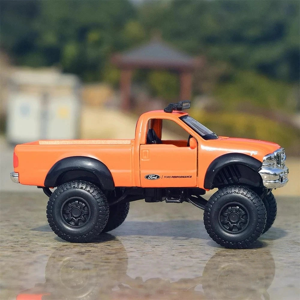 Ford 2011 F-350 Orange 1:46 – Model z odlewem odlewanym