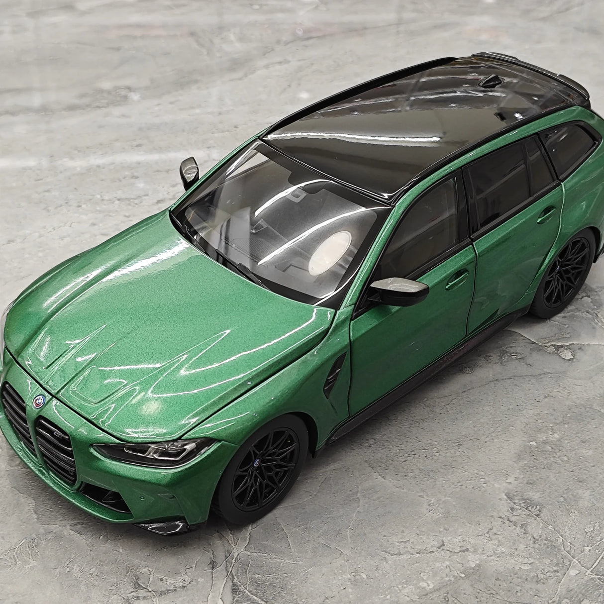 TSM BMW 2023 M3 Touring M G81 Isle of Man Green Metallic 1:18 – keräilyhartsimalli