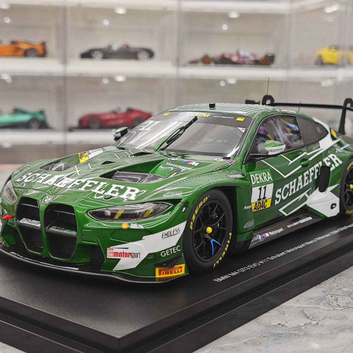 BMW 2025 M4 GT3 EVO Schubert Motorsport #11 1:18 DTM Zandvoort Resin-Sammlermodell von Top Speed – Ansicht 3