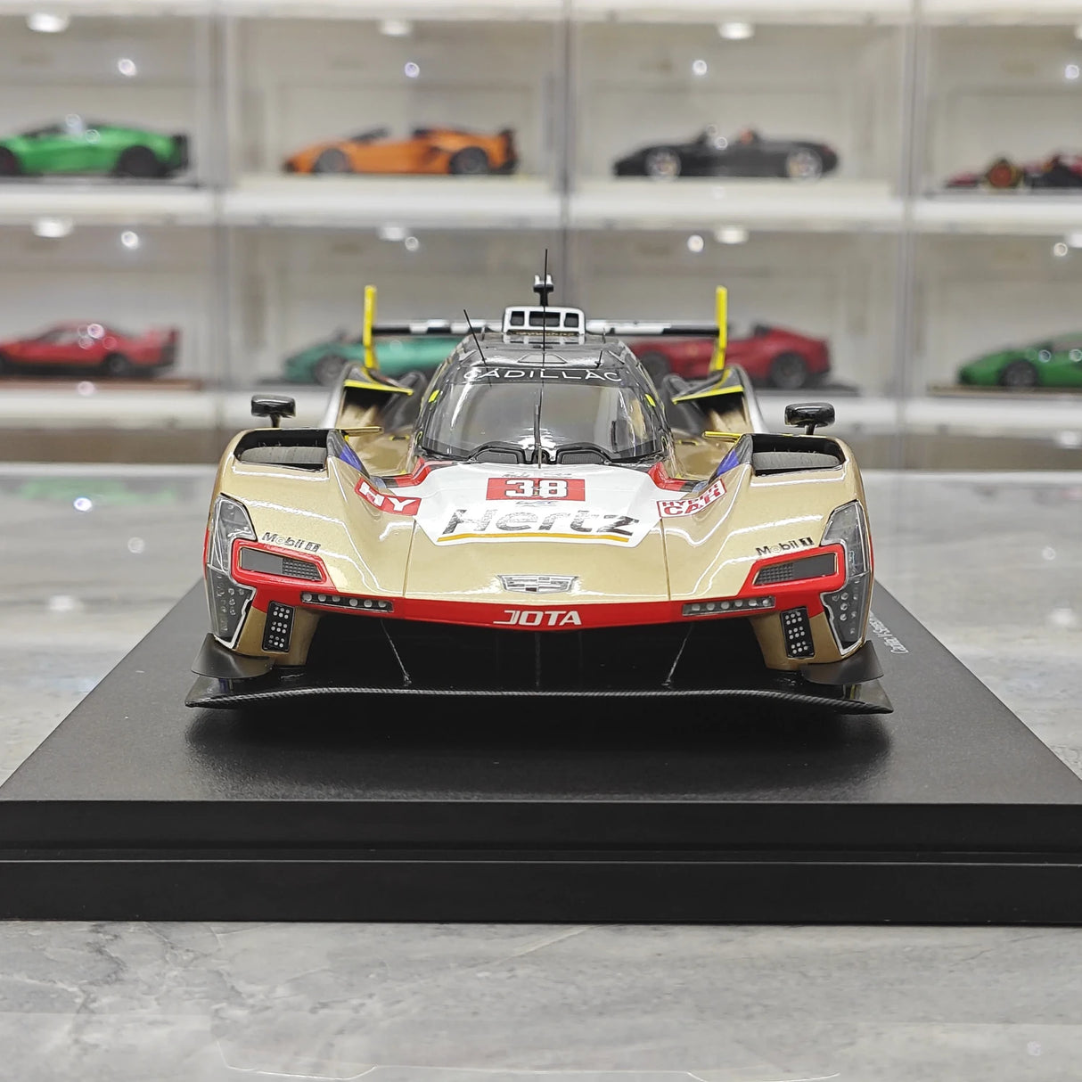 Cadillac 2025 V-Series.R Cadillac Hertz Team JOTA #38 1:18 24h Le Mans Resin-Sammlermodell von Top Speed – siehe 1