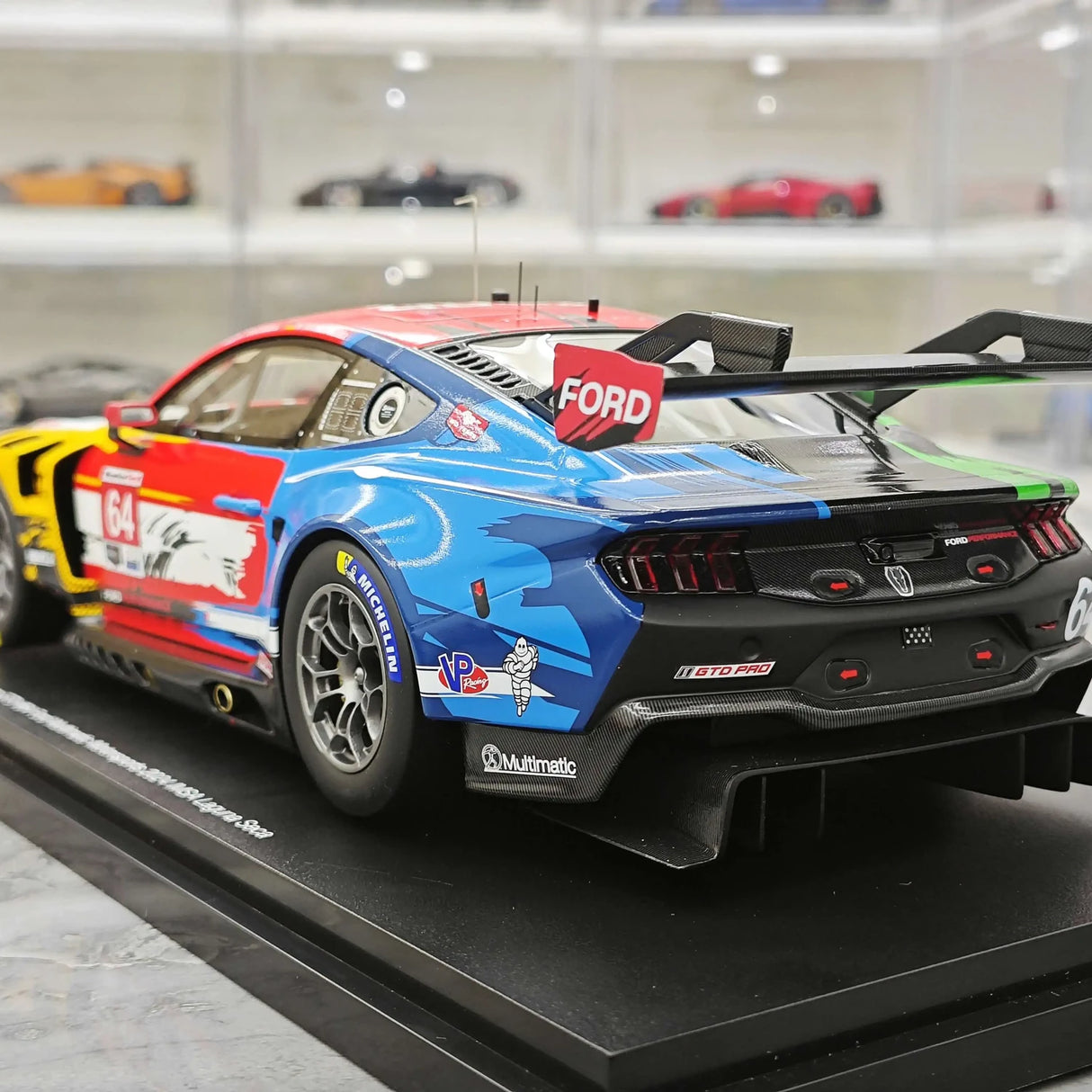 Ford 2024 Mustang GT3 Ford Multimatic Motorsports #64 1:18 Sammlermodell aus Harz von Top Speed – Ansicht 6