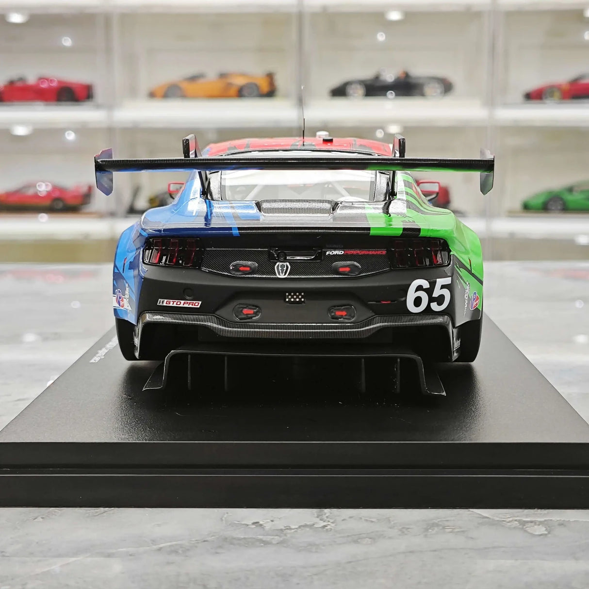 Ford 2024 Mustang GT3 Ford Multimatic Motorsports #65 1:18 Sammlermodell aus Harz von Top Speed – Ansicht 7