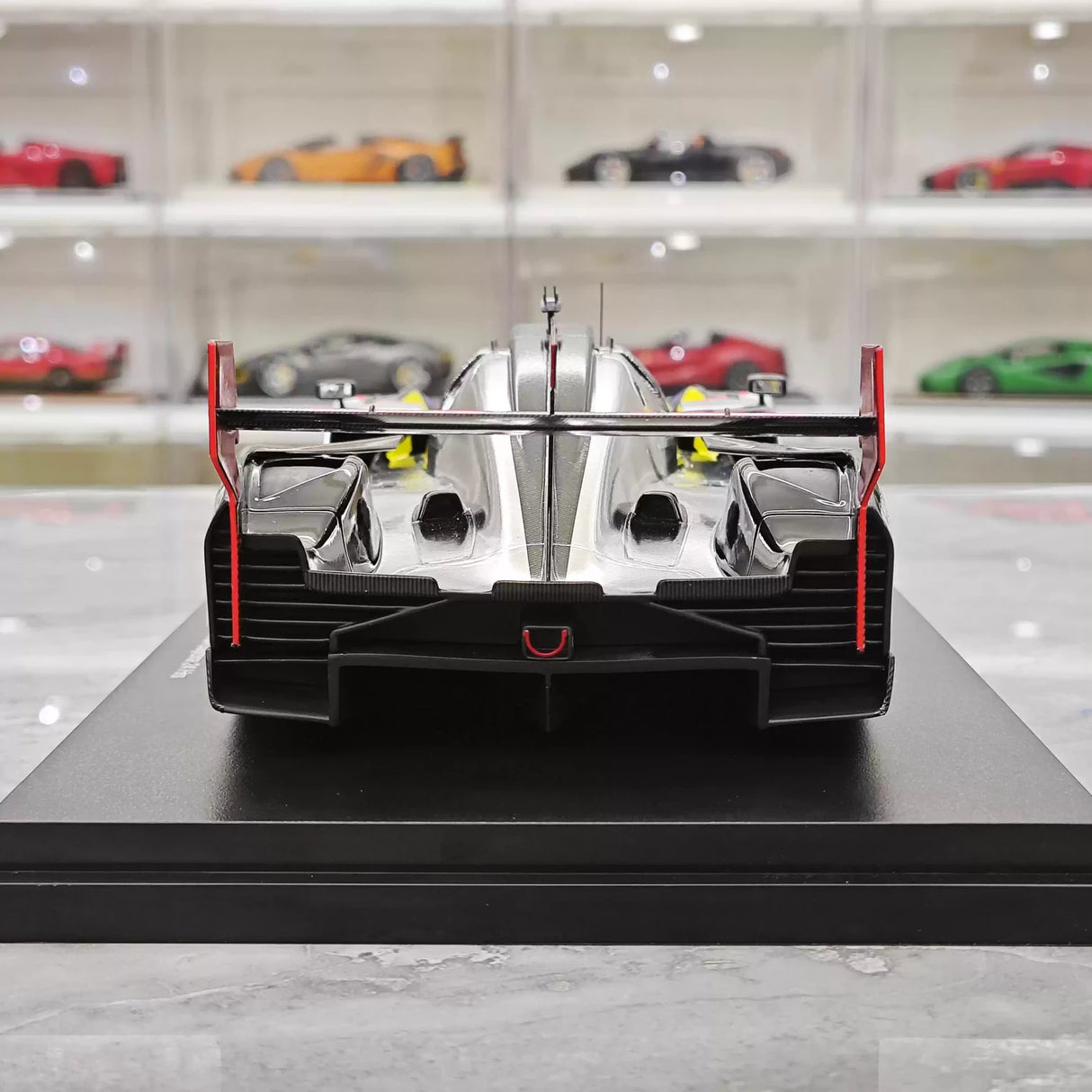 Cadillac 2025 V-Series.R Daytona 24 Hours #40 1:18 resin collectible model by Top Speed - view 7