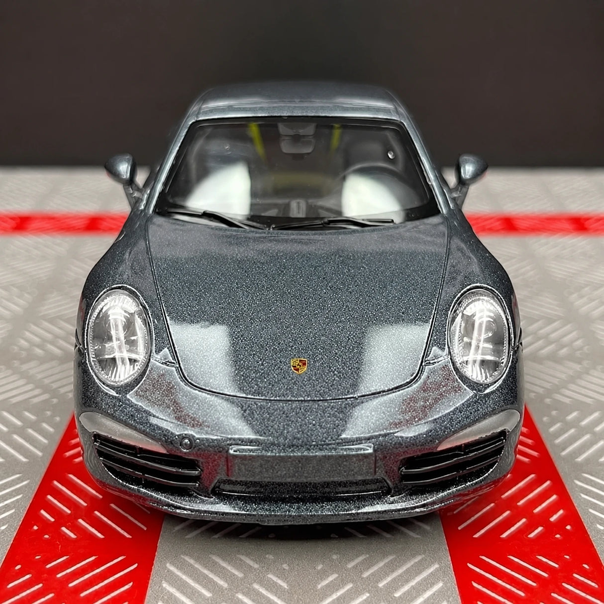 Porsche 2011 911 Carrera S Gray 1:36 – Diecast Display Model Die-Cast