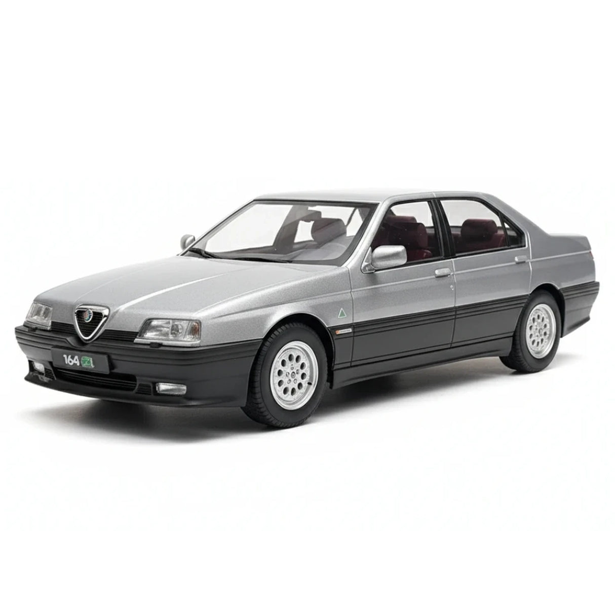 Triple9 Alfa Romeo 1994 164 Q4 prateado 1:18 – modelo de coleção em metal fundido