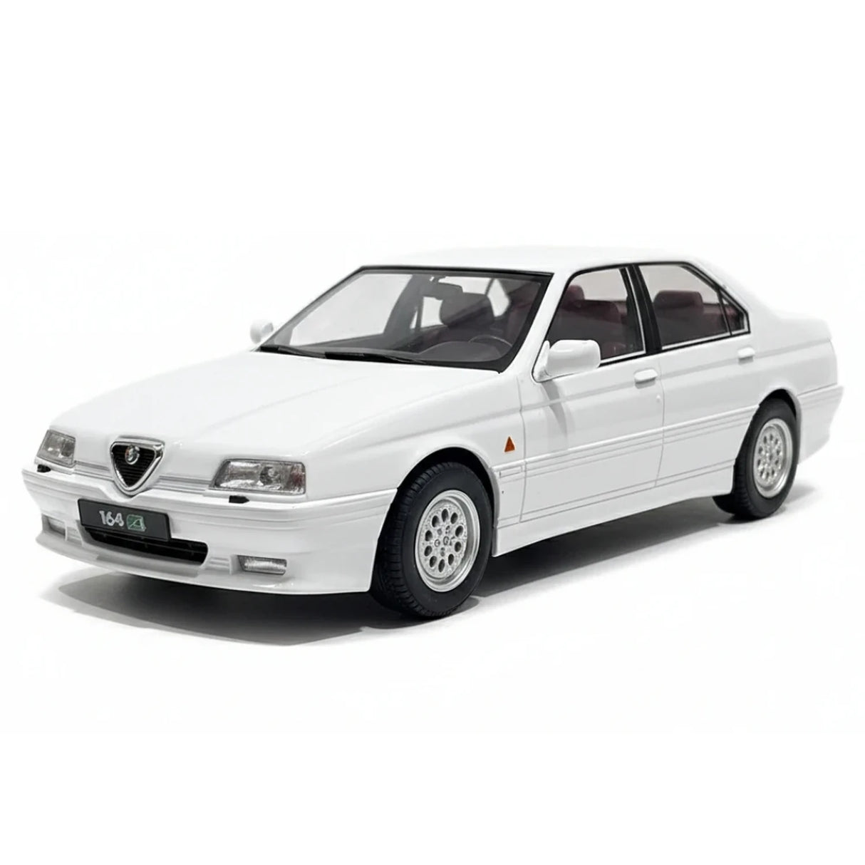 Triple9 Alfa Romeo 1994 164 Q4 branco 1:18 – modelo de coleção em metal fundido