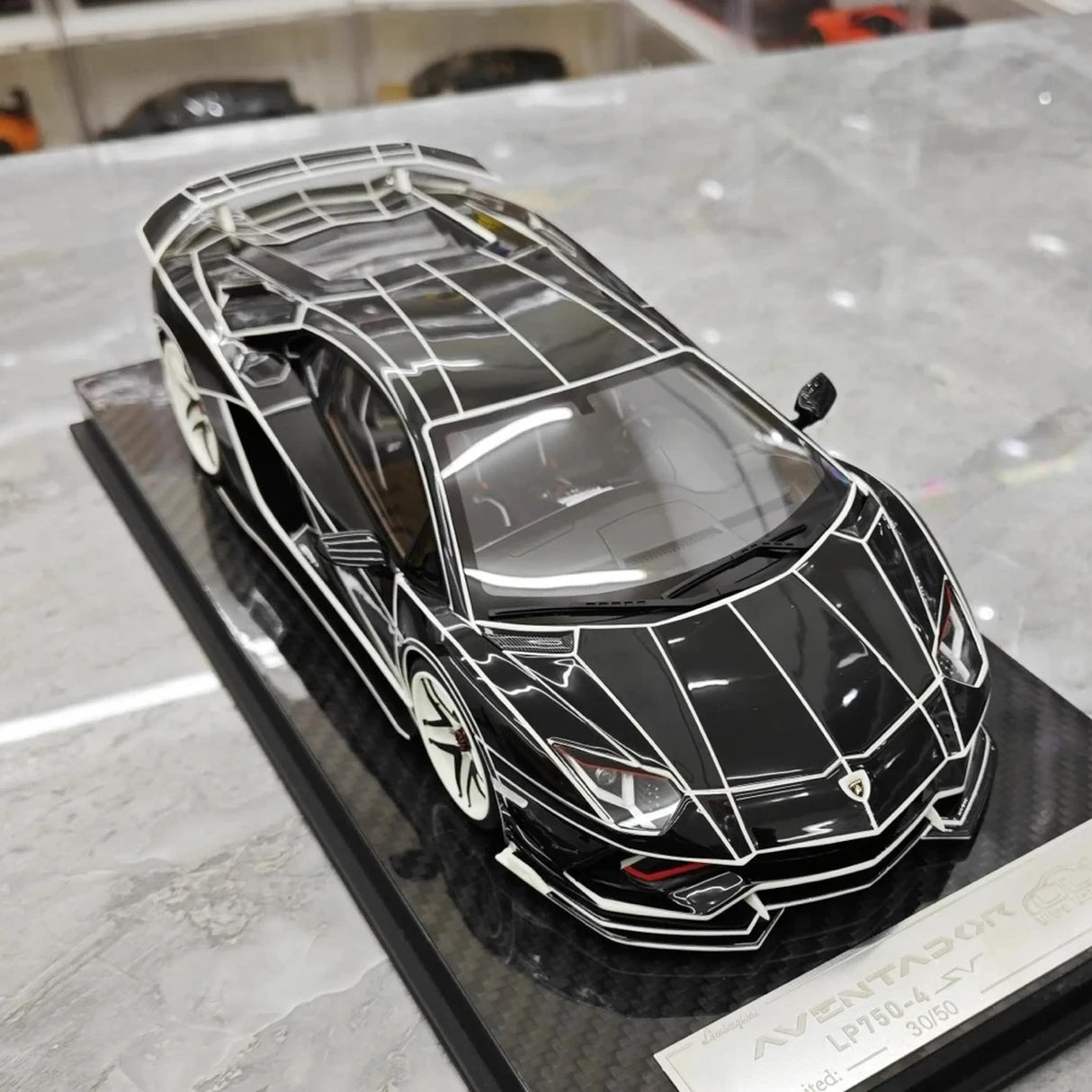 Ultra Unique Lamborghini 2015 Aventador LP750-4 SV Black 1:18 – Verzamelbare Resin Modelresin Hars