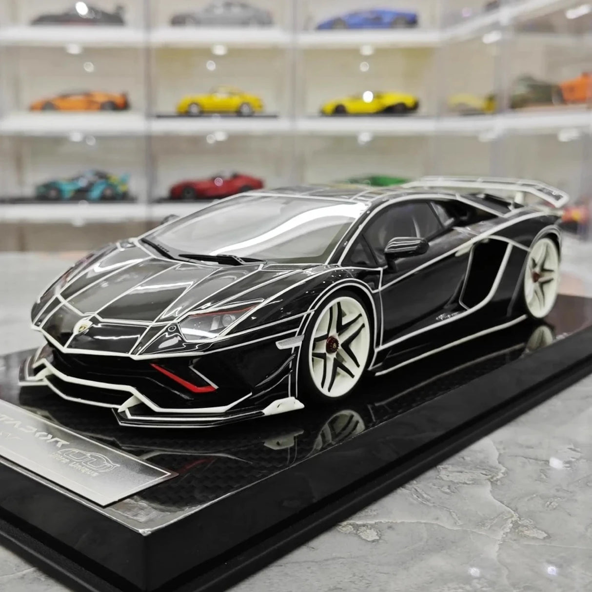 Ultra Unique Lamborghini 2015 Aventador LP750-4 SV Black 1:18 – Verzamelbare Resin Modelresin Hars