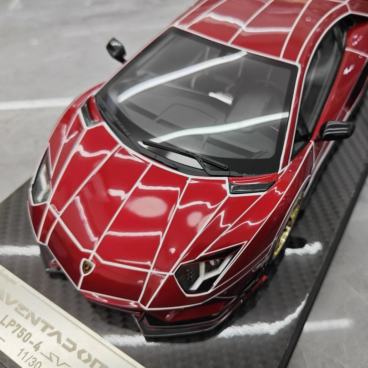 Ultra Unique Lamborghini 2015 Aventador LP750-4 SV rood 1:18 – Collectible resin Model resin