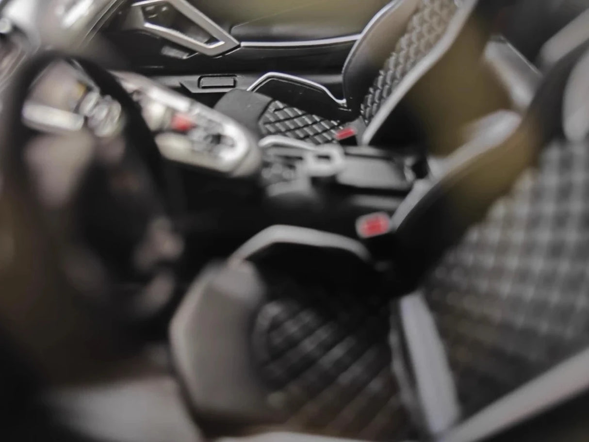 Ultra Unique Lamborghini 2015 Aventador LP750-4 SV rood 1:18 – Collectible resin Model resin