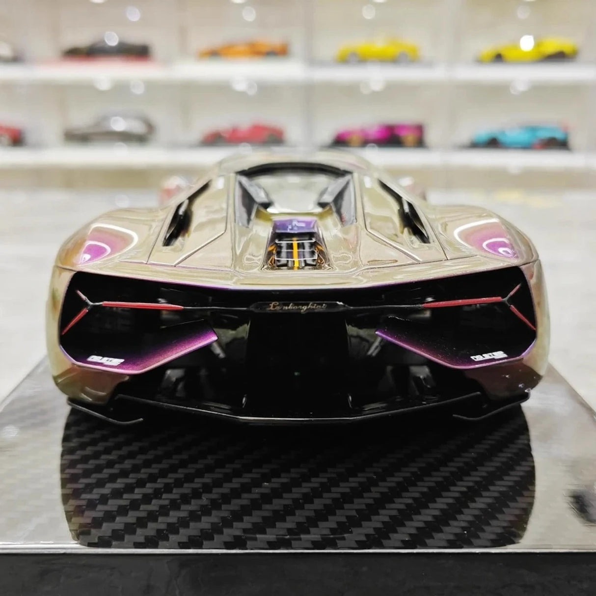 Ultra Unique Lamborghini 2017 Terzo Millennio Gradient 1:18 – Verzamelbare harsmodelresin