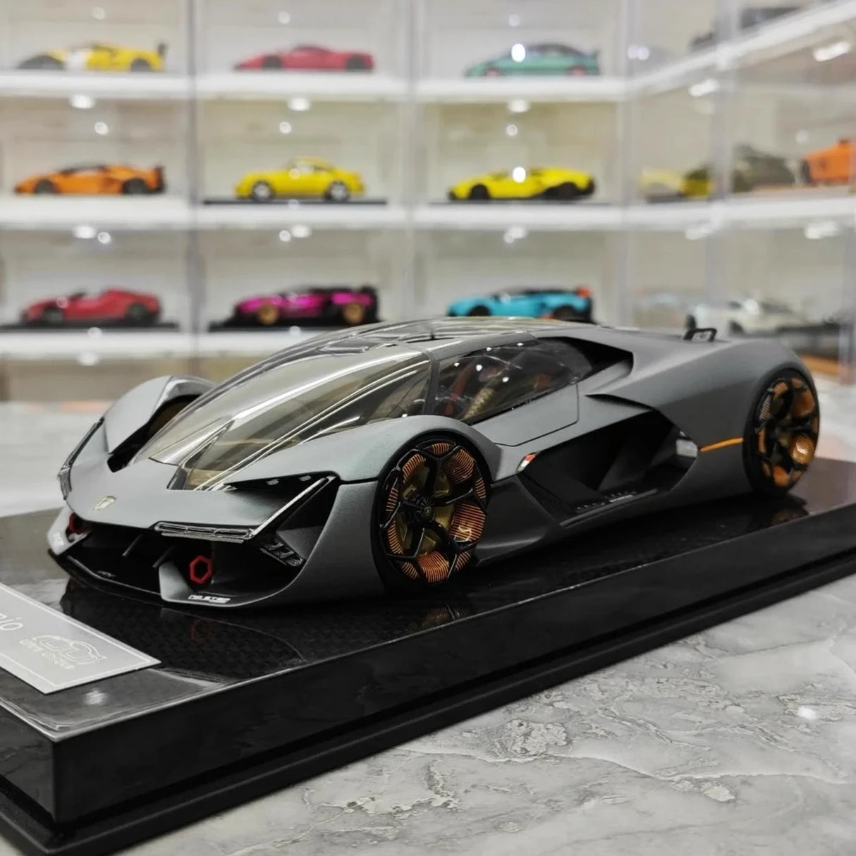 Ultra Unique Lamborghini 2017 Terzo Millennio Gray 1:18 – Verzamelbare resin modelresin