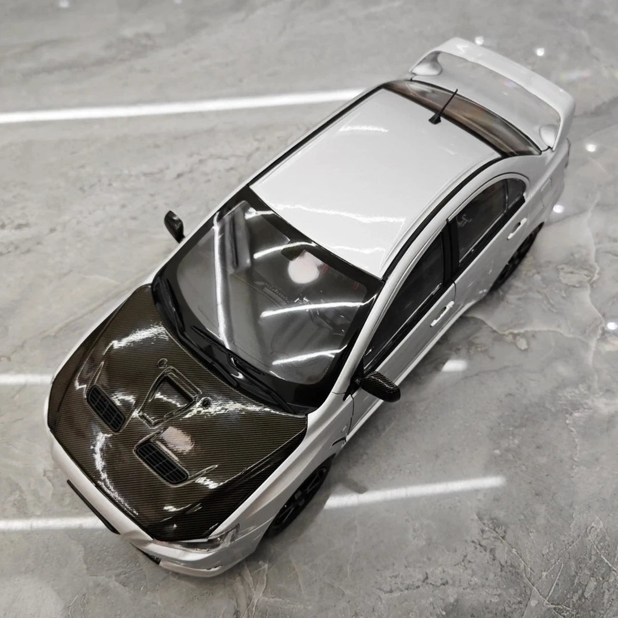 VIAT Mitsubishi 2008 Lancer Evo X Metallic Silver 1:18 – Sammelobjekt aus Druckguss