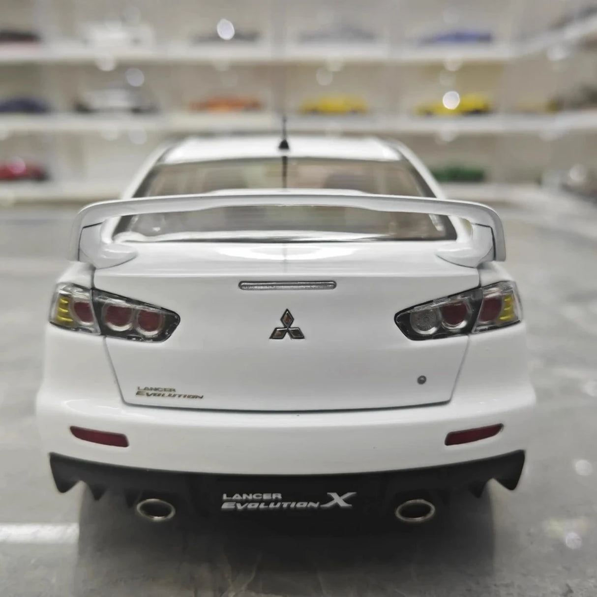VIAT Mitsubishi 2008 Lancer Evo X Metallic White 1:18 – Collectible Diecast Model Die-Cast