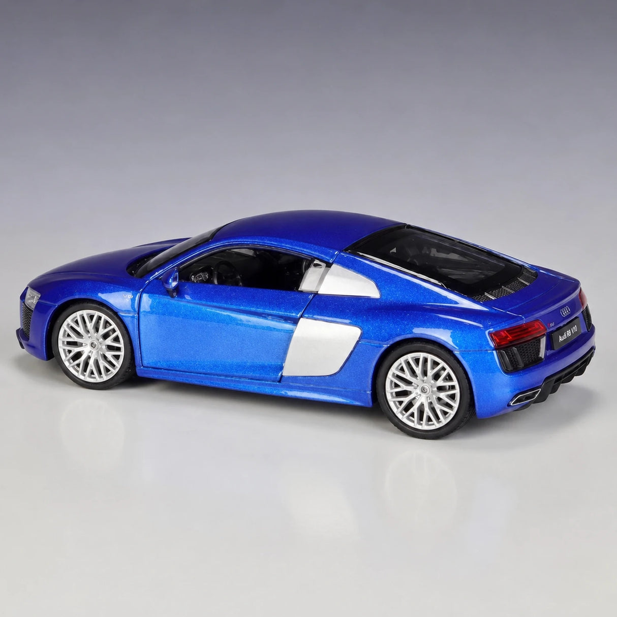 Welly Audi 2016 R8 V10 Blue 1:24 – model wyświetlacza odlewany z odlewu