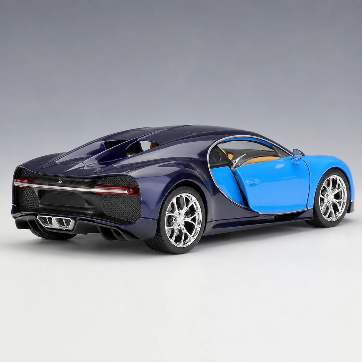 Welly Bugatti 2016 Chiron أزرق 1:24 – نموذج عرض معدني مصبوب