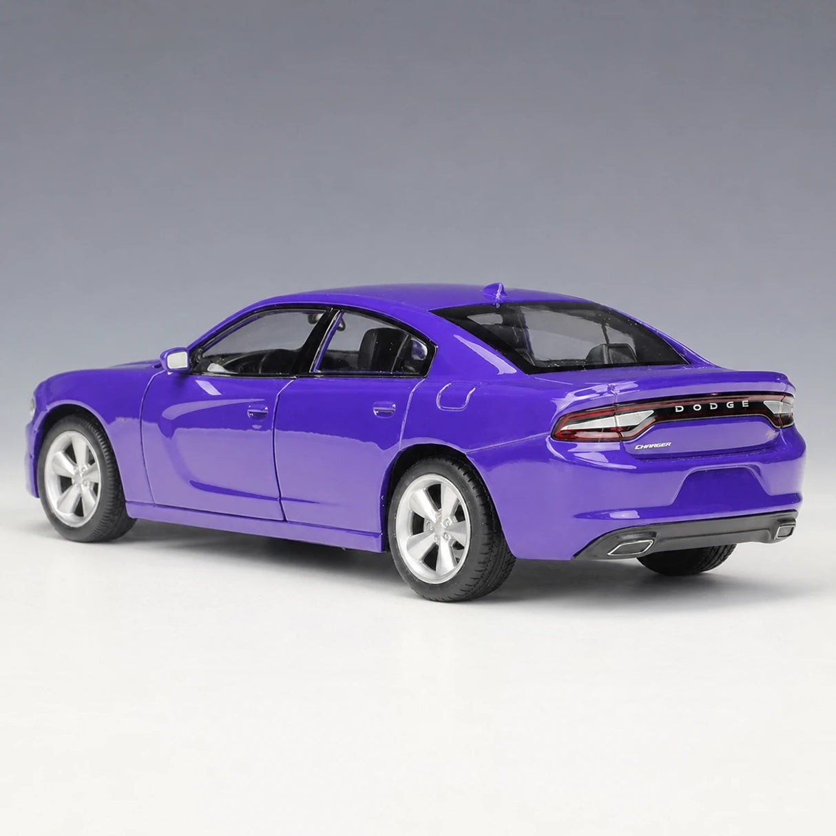Welly Dodge 2016 Charger RT Purple 1:24 – Modello Pressofuso per Display Pressofuso