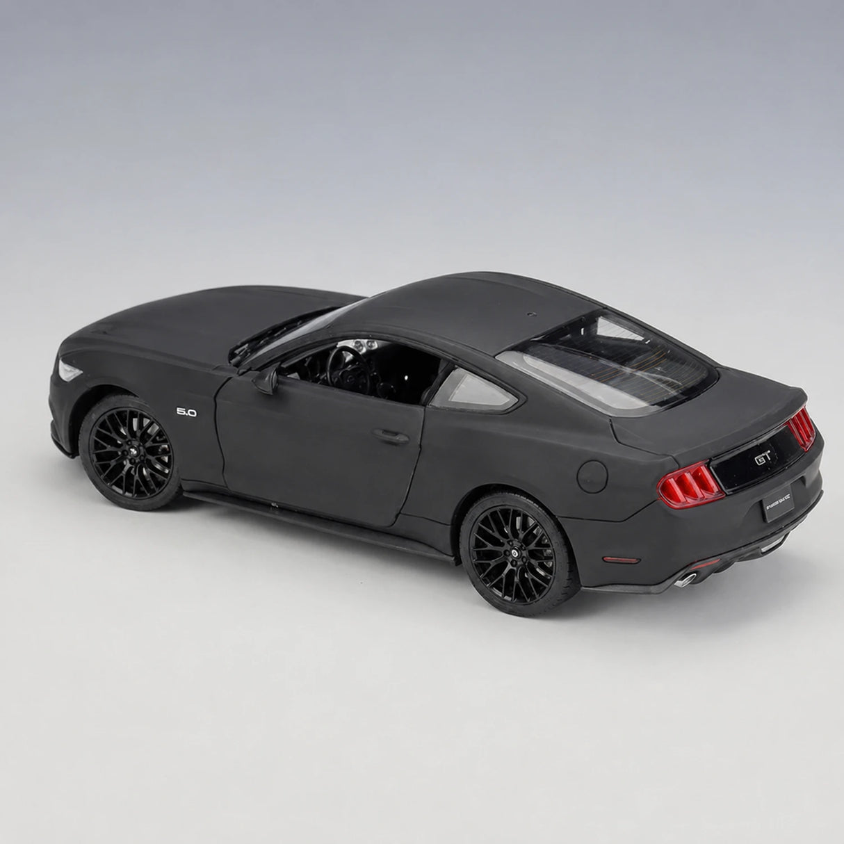 Welly Ford 2015 Mustang GT Matte أسود 1:24 – نموذج عرض معدني مصبوب