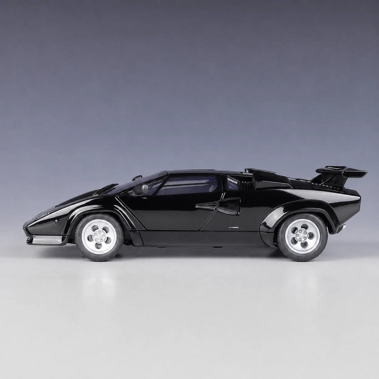 Welly Lamborghini 1974 Countach LP 5000 QV Black 1:24 – model wyświetlacza odlewanego