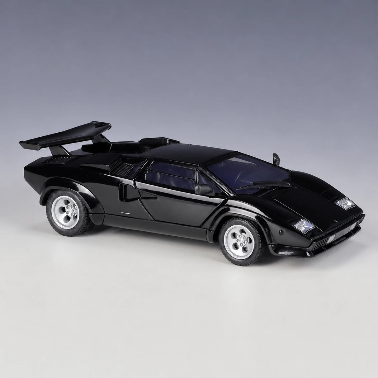 Welly Lamborghini 1974 Countach LP 5000 QV Black 1:24 – model wyświetlacza odlewanego