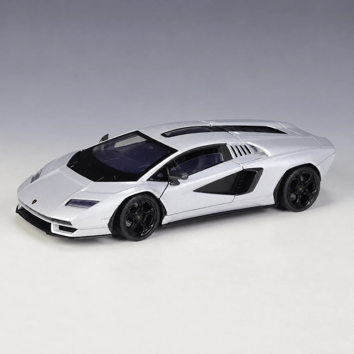 Welly Lamborghini 2022 Countach LPI800-4 Silver 1:24 – Diecast Display Model Die-Cast
