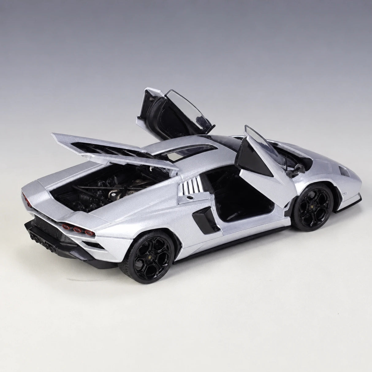 Welly Lamborghini 2022 Countach LPI800-4 Silver 1:24 – Diecast Display Model Die-Cast