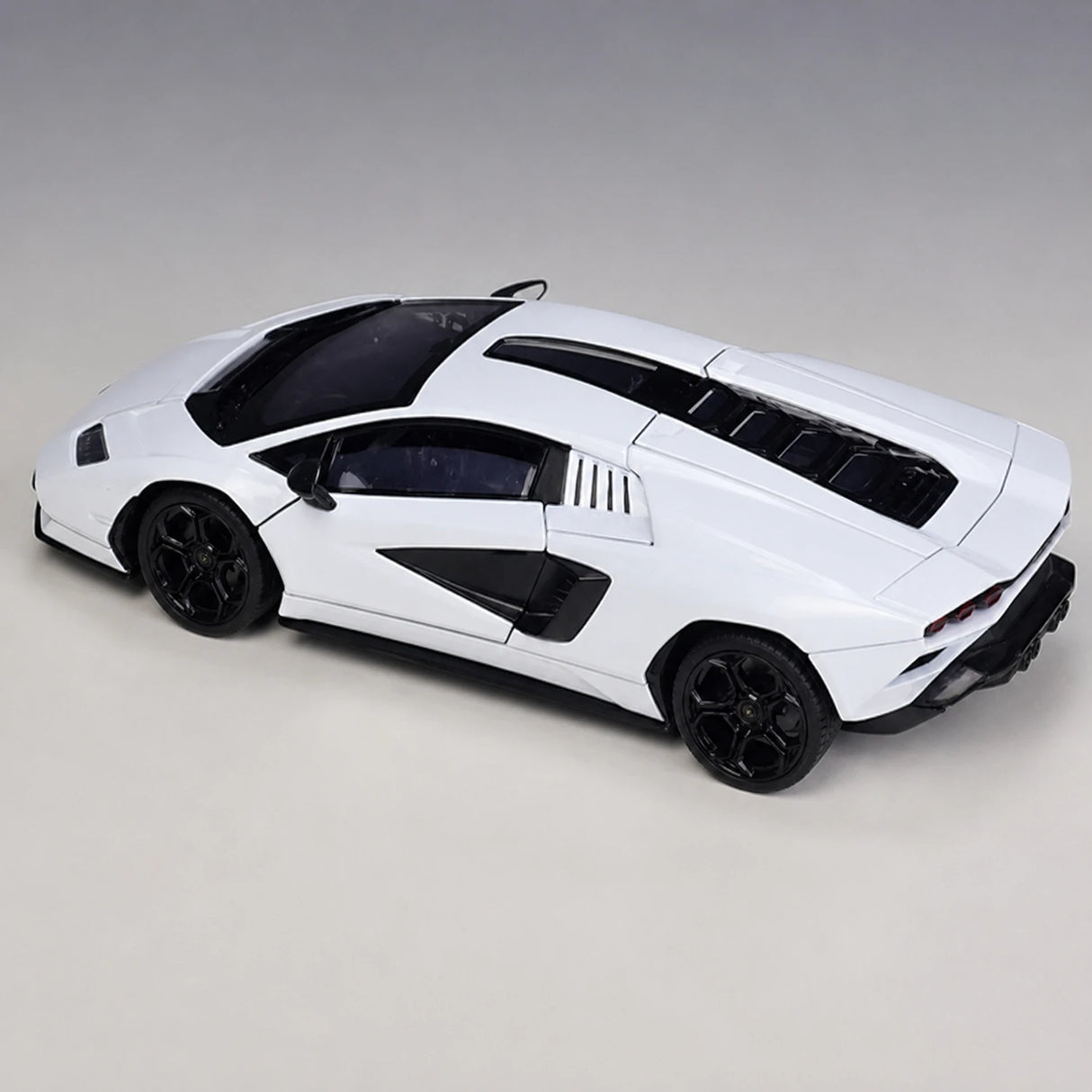 Welly Lamborghini 2022 Countach LPI800-4 أبيض 1:24 – نموذج عرض معدني مصبوب