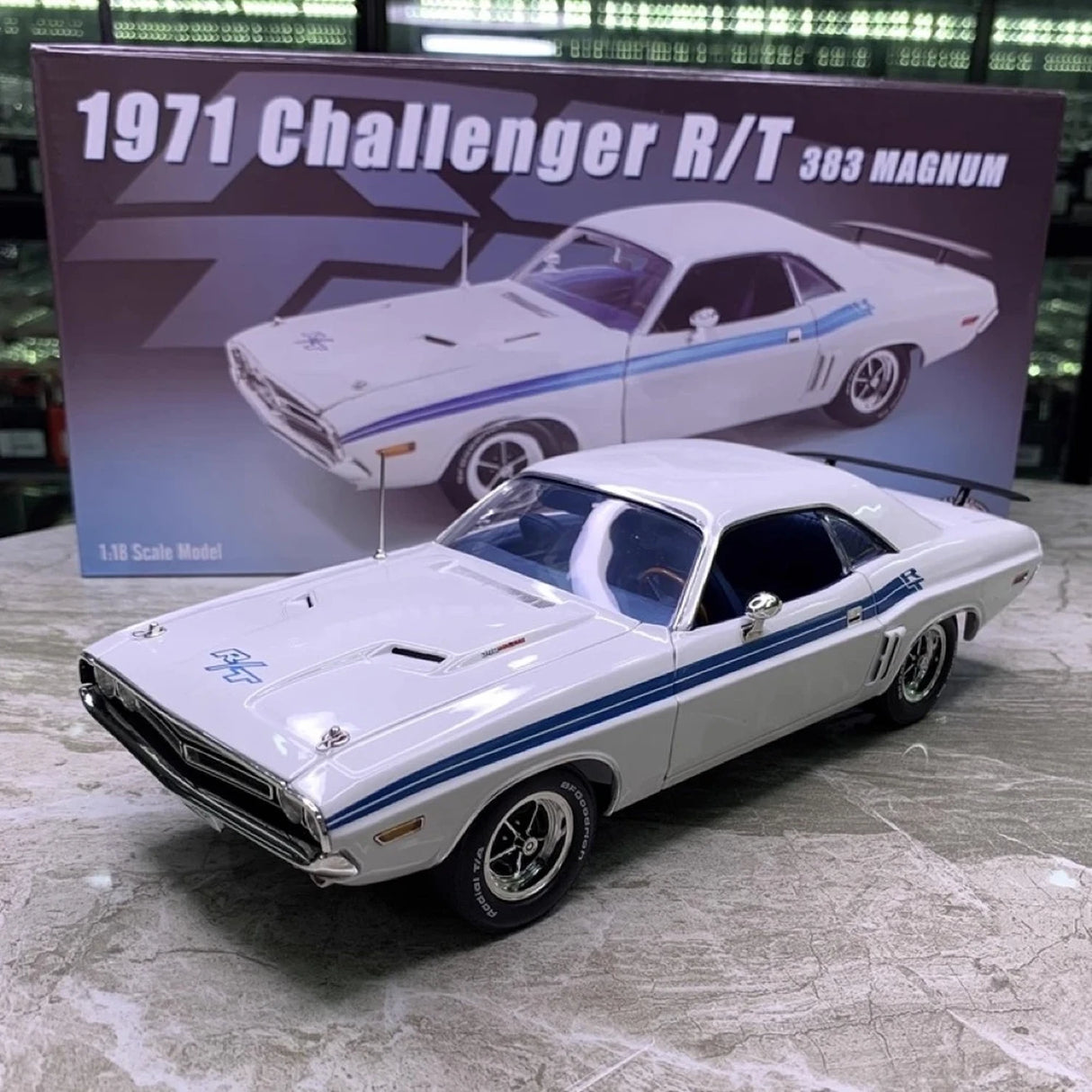 ACME Dodge 1971 Challenger R/T White 1:18 – Modelo de fundición a presión coleccionable