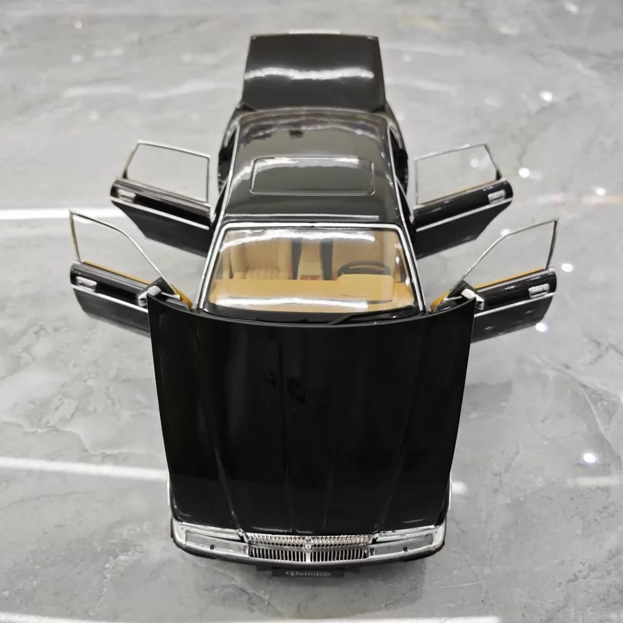 Almost Real Jaguar 1986 XJ40 Black 1:18 – Modelo de fundición a presión coleccionable