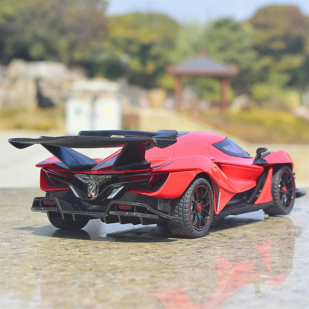 Apollo 2019 Intensa Emozione Red 1:24 – Modèle d’exposition en métal moulé sous pression