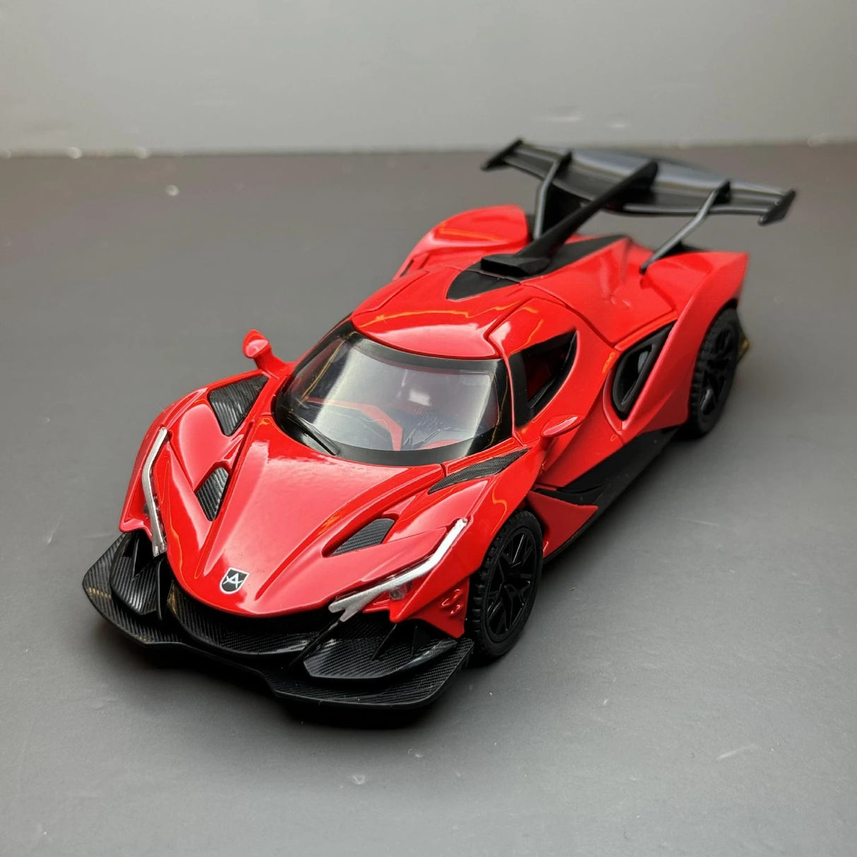 Apollo 2019 Intensa Emozione Red 1:32 – Druckguss-Display-Modell in Druckguss