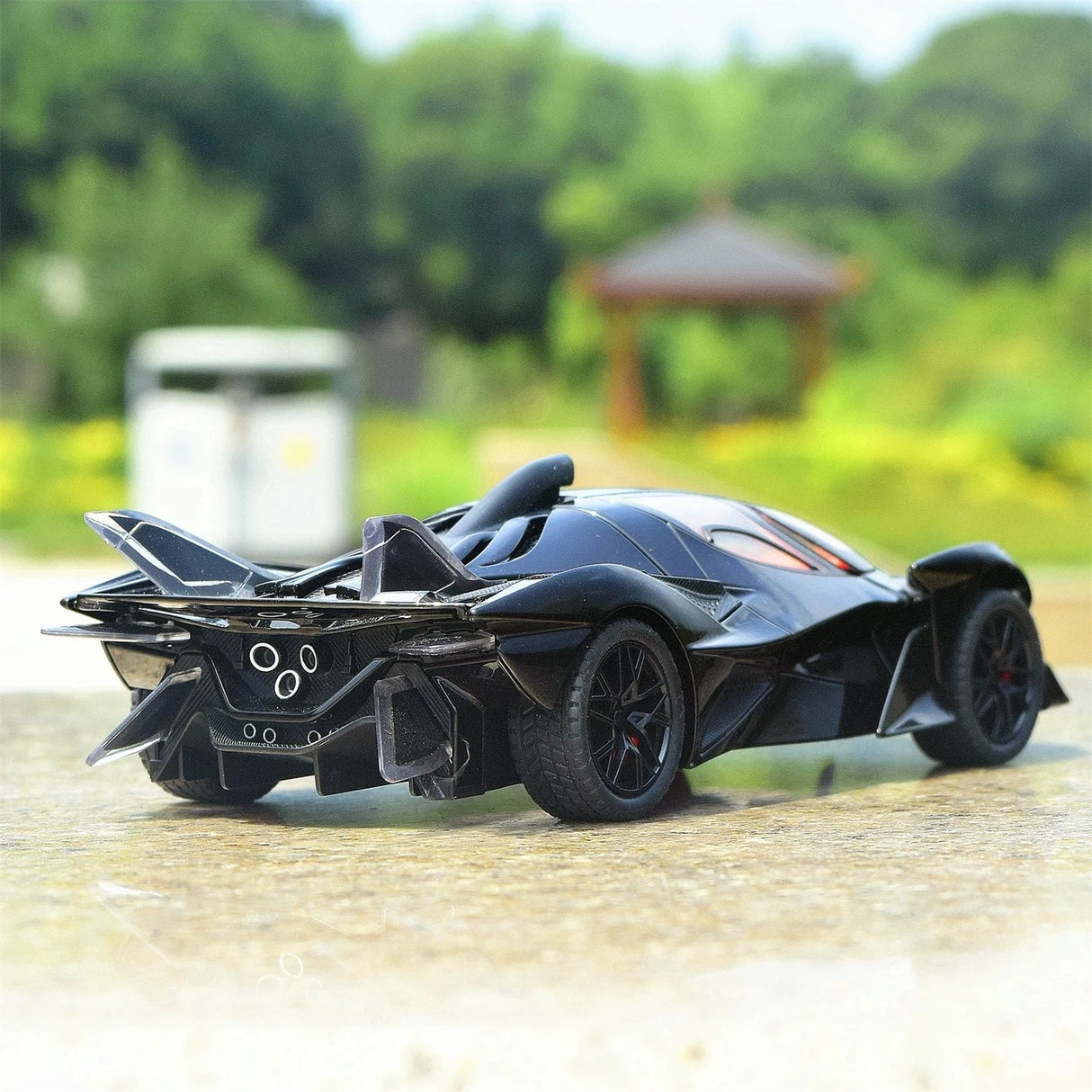 Apollo 2022 Project Evo zwart 1:24 – diecast displaymodel