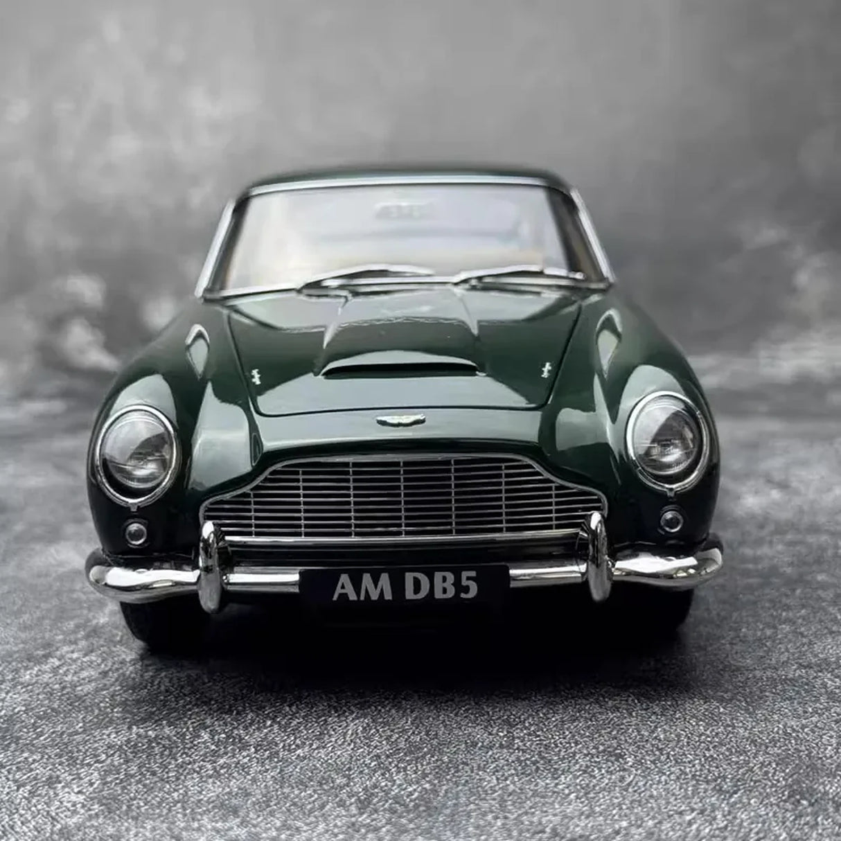 AutoArt Aston Martin 1963 DB5 verde 1:18 – modelo de coleção em metal fundido