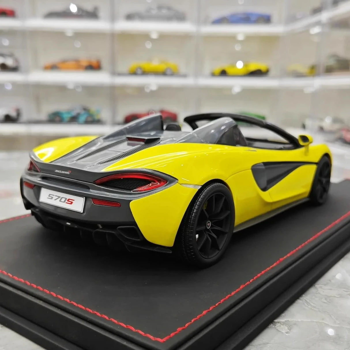 AutoArt McLaren 2017 570S Spider Yellow 1:18 – kolekcjonerska żywica z żywicy
