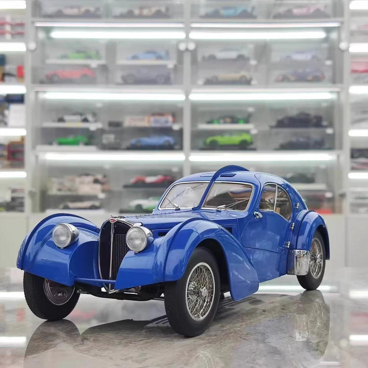 AutoArt Bugatti 1936 Type 57S Atlantic Blue 1:18 – Collectible Diecast Model Die-Cast