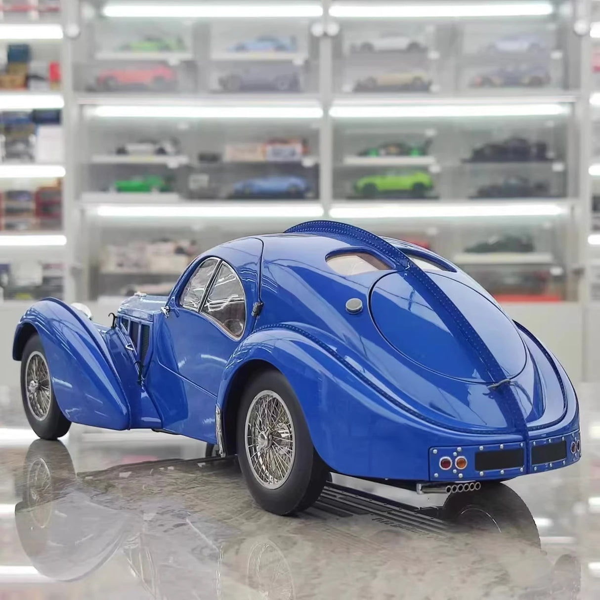 AutoArt Bugatti 1936 Type 57S Atlantic Blue 1:18 – Collectible Diecast Model Die-Cast