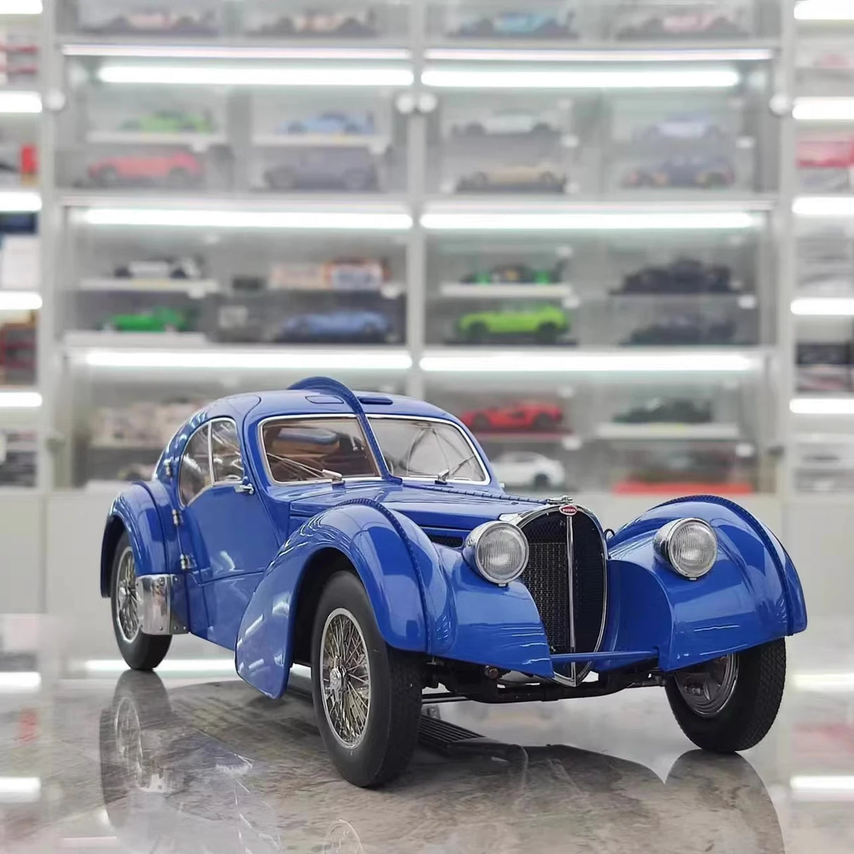 AutoArt Bugatti 1936 Type 57S Atlantic Blue 1:18 – Collectible Diecast Model Die-Cast
