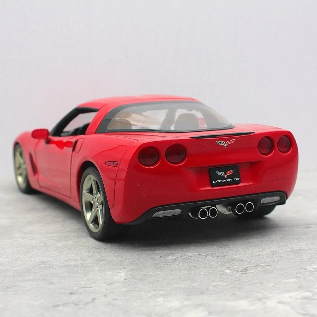 AutoArt Chevrolet 2005 Corvette C6 Coupe Red 1:18 – Keräilyvalmisteinen valumalli