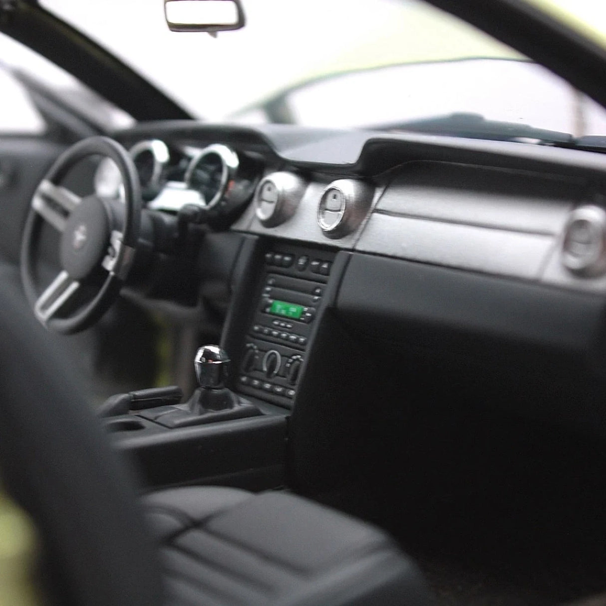 AutoArt Ford 2005 Mustang GT Green 1:18 – Kolekcjonerski model odlewany
