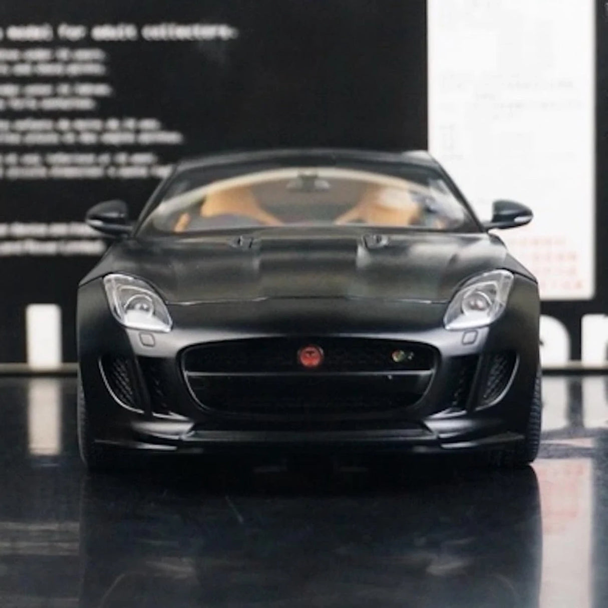 AutoArt Jaguar 2013 F-Type Preto 1:18 – Modelo Coleção Fundido em Metal