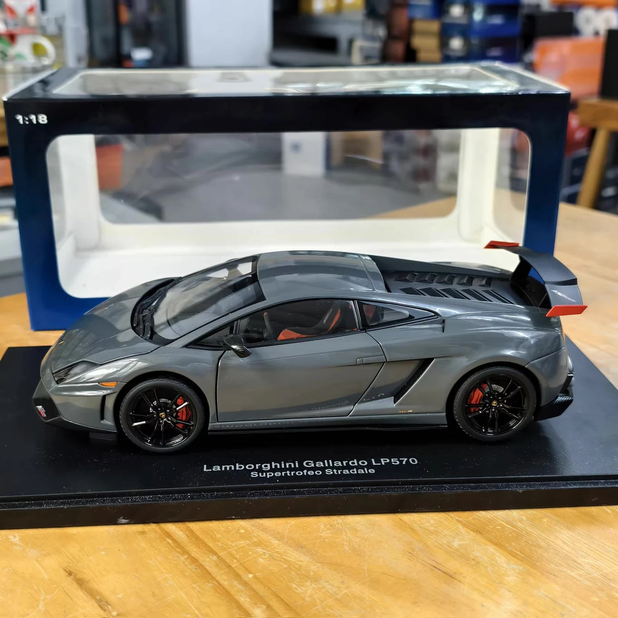 AutoArt Lamborghini 2010 Gallardo LP570-4 Superleggera Gray 1:18 – Kolekcjonerski model odlewany z odlewu