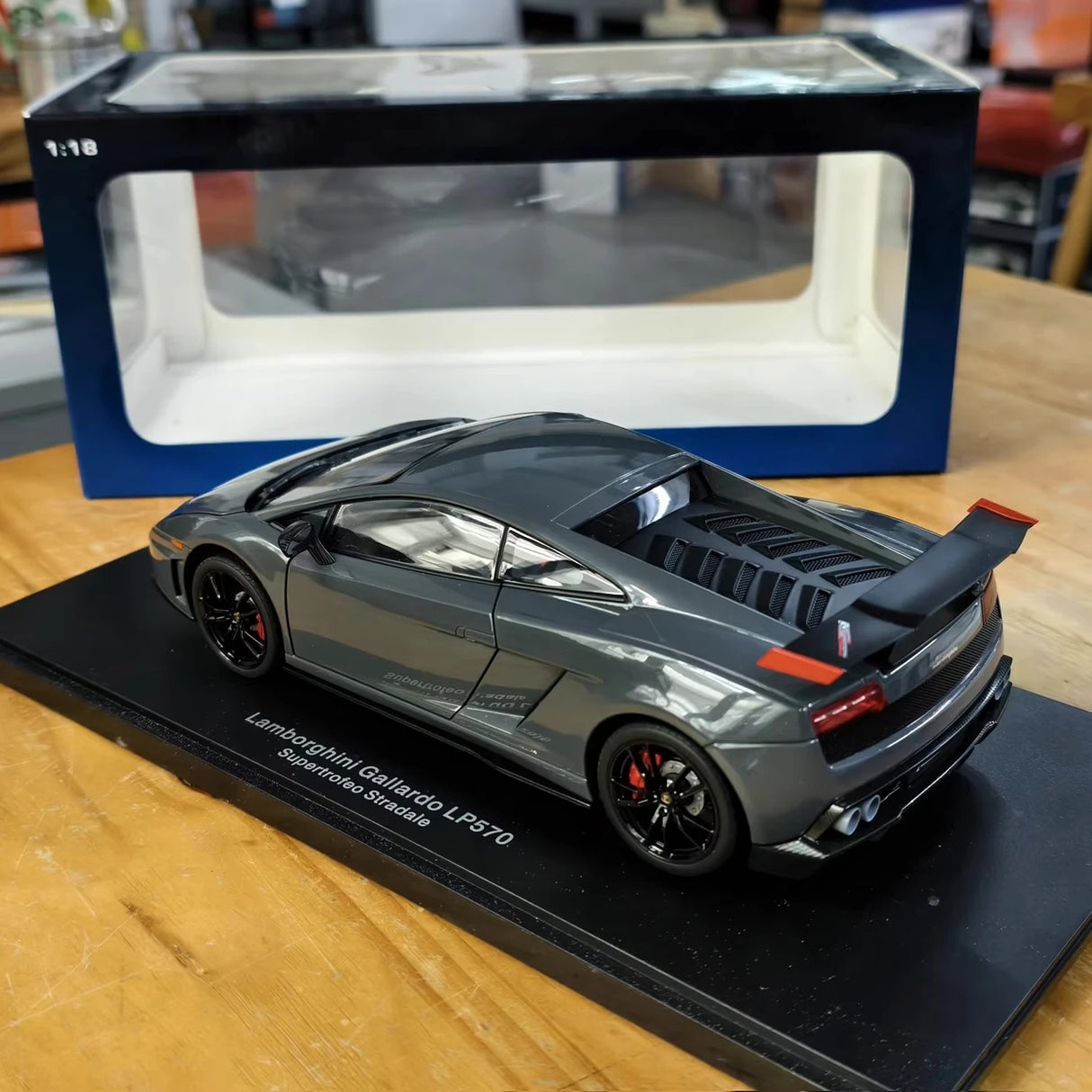 AutoArt Lamborghini 2010 Gallardo LP570-4 Superleggera Gray 1:18 – Kolekcjonerski model odlewany z odlewu