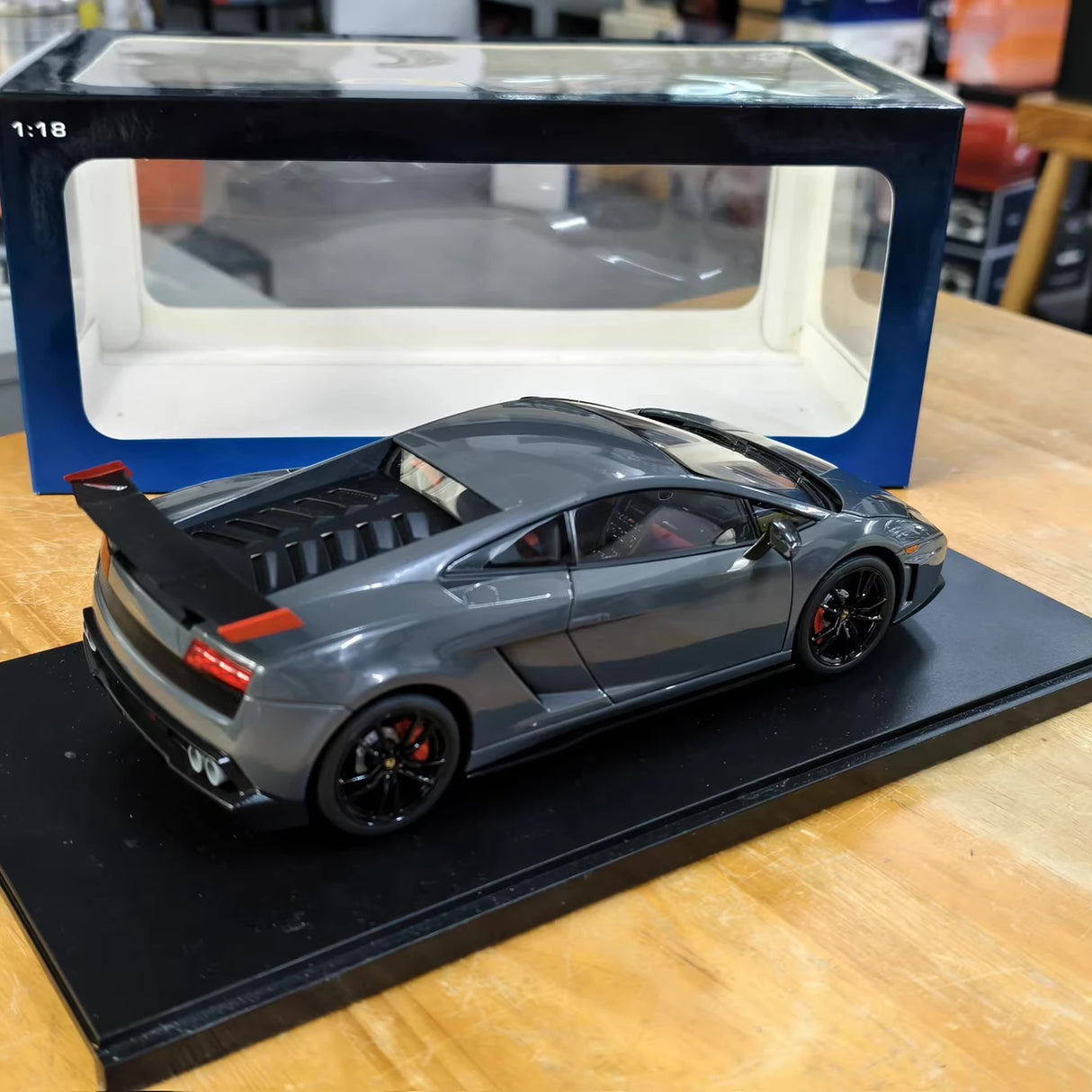 AutoArt Lamborghini 2010 Gallardo LP570-4 Superleggera Gray 1:18 – Kolekcjonerski model odlewany z odlewu
